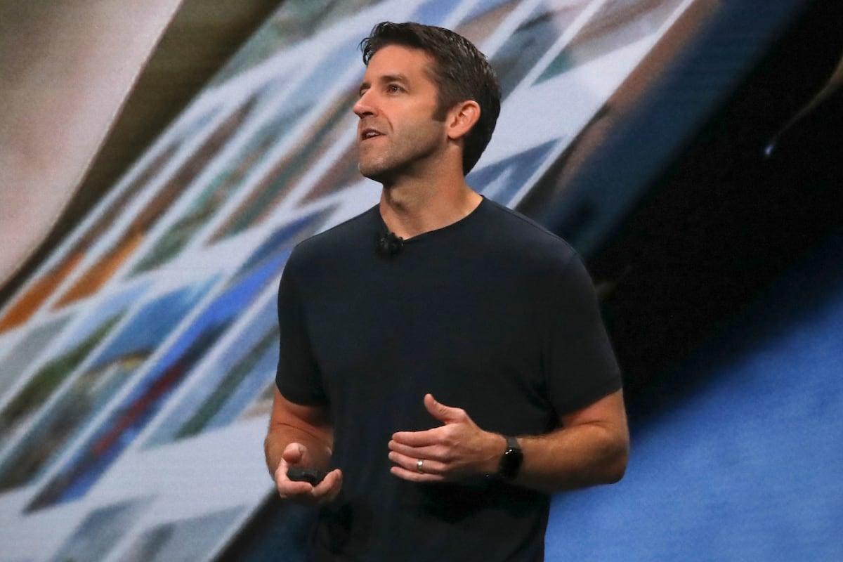 Džons Ternuss plāno paātrināt Apple palaišanu visa gada garumā