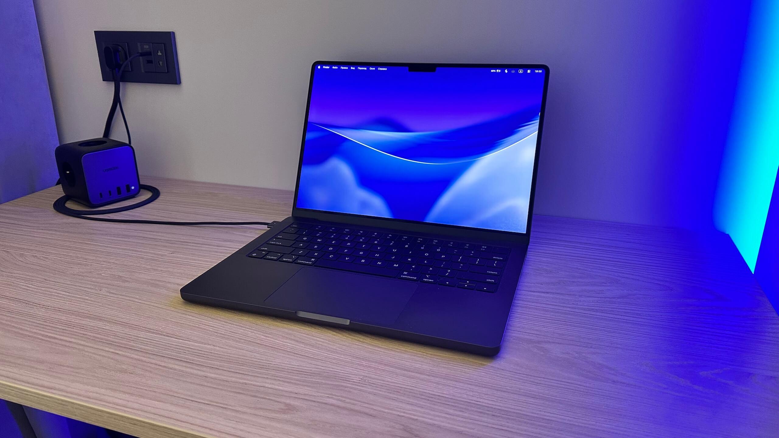 Pieskarieties OLED MacBook Pro MacBook Pro OLED skārienekrāns