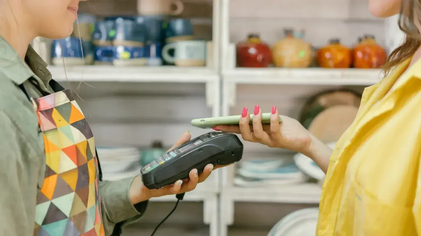 Apple Pay sākas Indijā ar Axis Bank un bez UPI