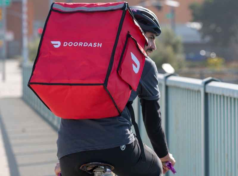 Ziņojumos teikts, ka DoorDash turpina sarunas par Instacart iegādi 17 miljardu dolāru darījumā